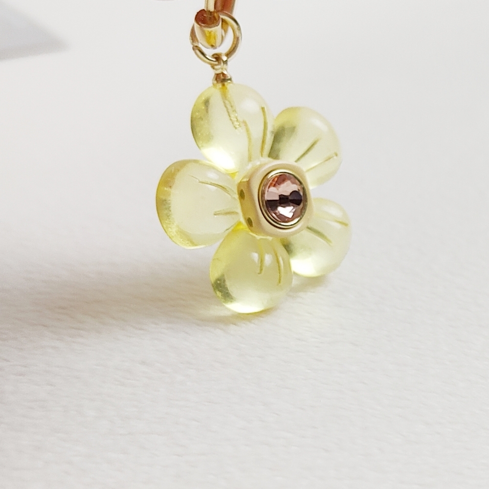 Nakamol Yellow Gummy Flower Earrings Gold Hardware Crystal Gem Stud Large New - Picture 2 of 9